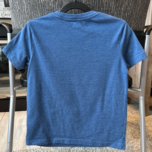 Old Navy graphic t-shirt - Picture 2 of 3
